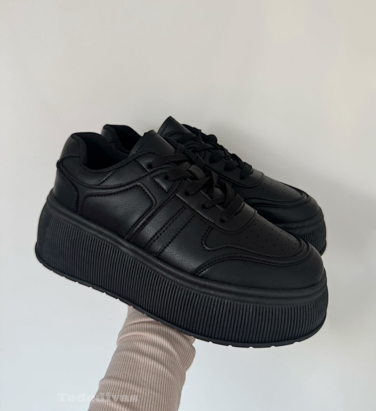 Zapatillas Plataforma Bárbara🖤